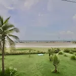 Oceanfront Elegance 2Br-Amazing Pools-Beach Access