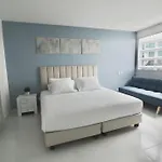 Oceanfront Elegance 2Br-Amazing Pools-Beach Access