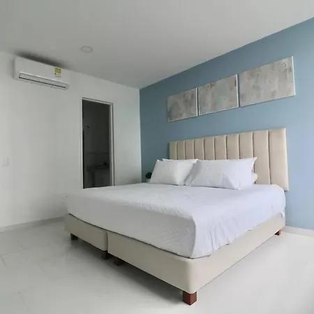 Oceanfront Elegance 2br-amazing Pools-beach Access Apartamento *