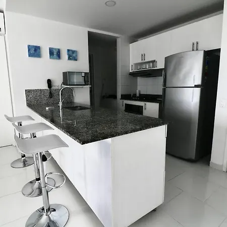 Oceanfront Elegance 2br-amazing Pools-beach Access *
